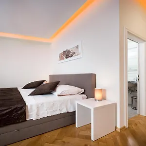 Riva Guest house